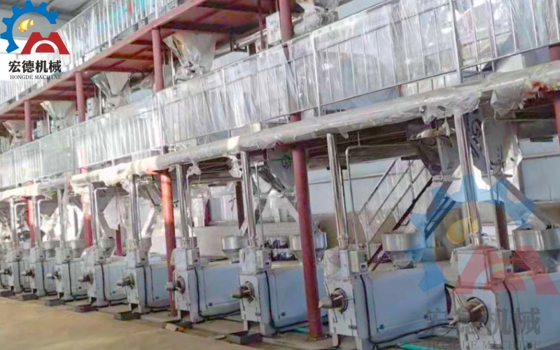 <a href=http://m.aidsnetwork.cn/anli/ target=_blank class=infotextkey>食用油生產(chǎn)線</a>