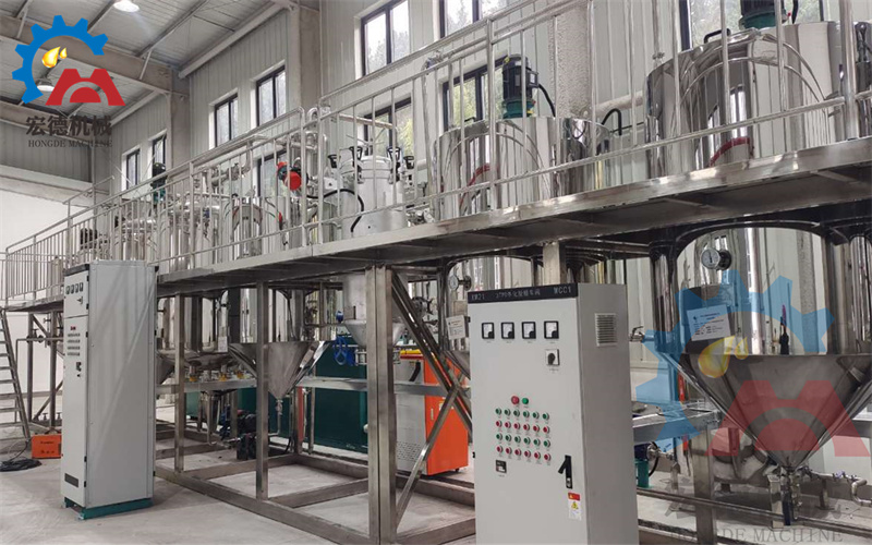 葵花籽油<a href=http://m.aidsnetwork.cn/jinglian/ target=_blank class=infotextkey>精煉油設(shè)備</a>